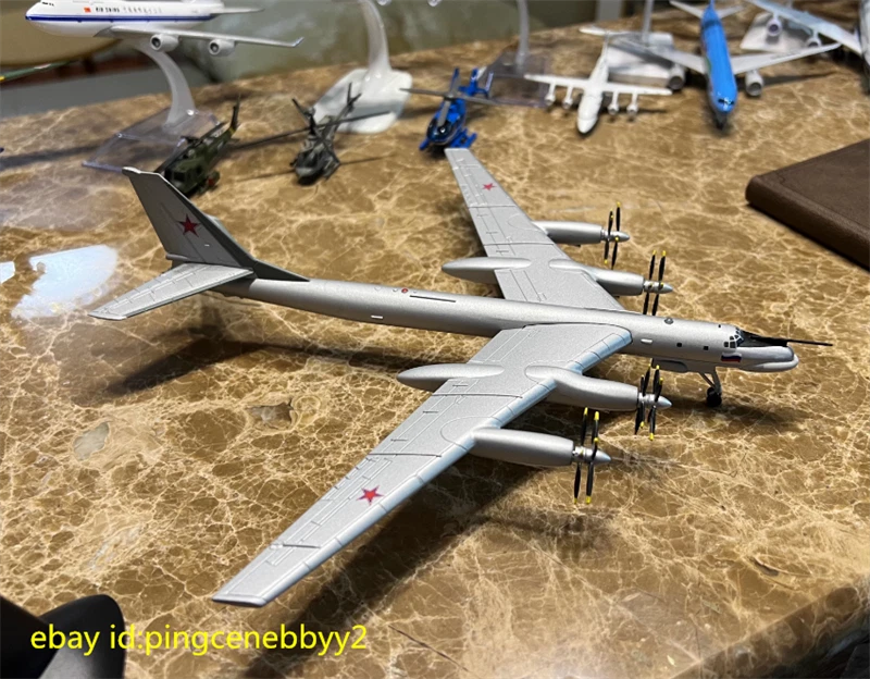 Amer 1:200 Russian TU-95 Bear Bomber strategic nuclear Diecast Model TU 95 - Image 3 of 4