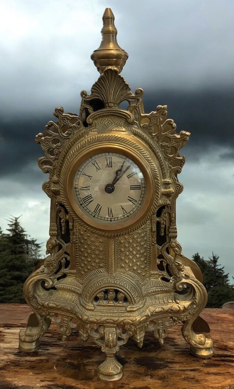 Beautiful French Style Brass Mantel Clock Decor Sculpture Showpiece 1960’