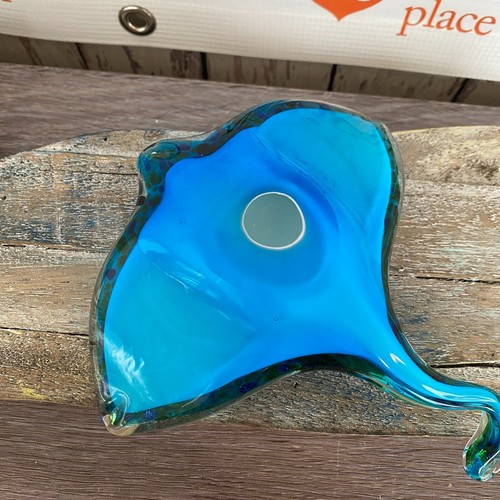 Glass Stingray Figurine / Hand Blown Nautical Paperweight - Coastal, Tropical - Picture 4 of 6