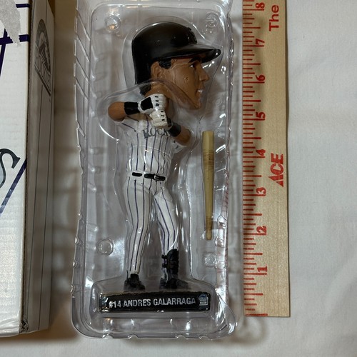 Andres Galarraga #14 Rockies Bobblehead + Topps Pack 20th Anniversary 2013 - Picture 7 of 8