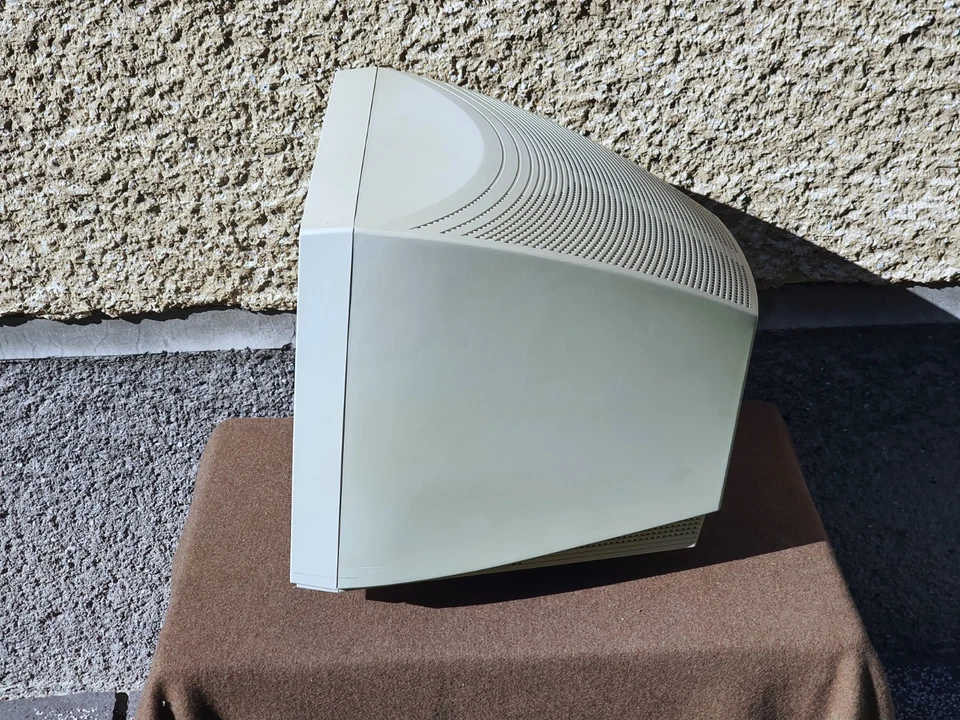 19" NEC MultiSync FP955 | DiamondTron High-End CRT Monitor | 3.1k Hours uptime ! - Image 4 of 4