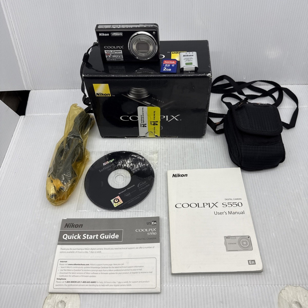 Nikon COOLPIX S550 10.0MP Digital Camera - Graphite black