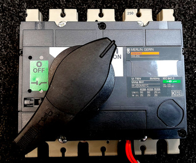 MERLIN GERIN/Schneider Electric / InterPact INS 250 / Leistungsschalter / 4polig