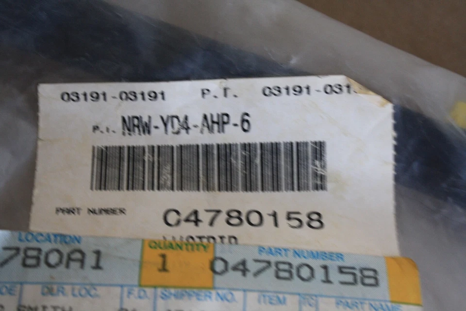 УПЛОТНИТЕЛЬНАЯ ПОЛОСКА ДЛЯ ОТКРЫВАНИЯ ПРАВОЙ ЗАДНЕЙ ДВЕРИ MOPAR 4780158 1998-2002 DODGE INTREPID - Изображение 2 из 2