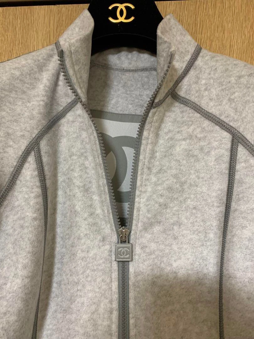 Giacca CHANEL Sports Line Zip Grigio 06C P27676V16824 Poliestere Taglia 38 Autentica