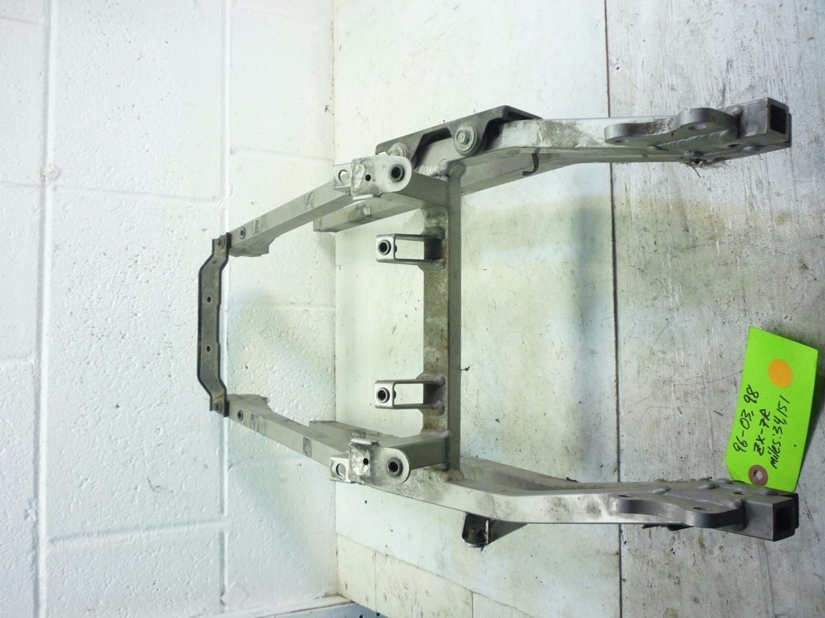 専用！ M！ KAWASAKI 96-03 ZX7R ZX-7R NINJA ZX750-P3 REAR SUBFRAME SUB