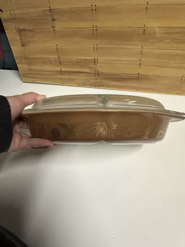 Pyrex Brown Gold Early American 1  1/2 Quart Divided Casserole Dish with Lid