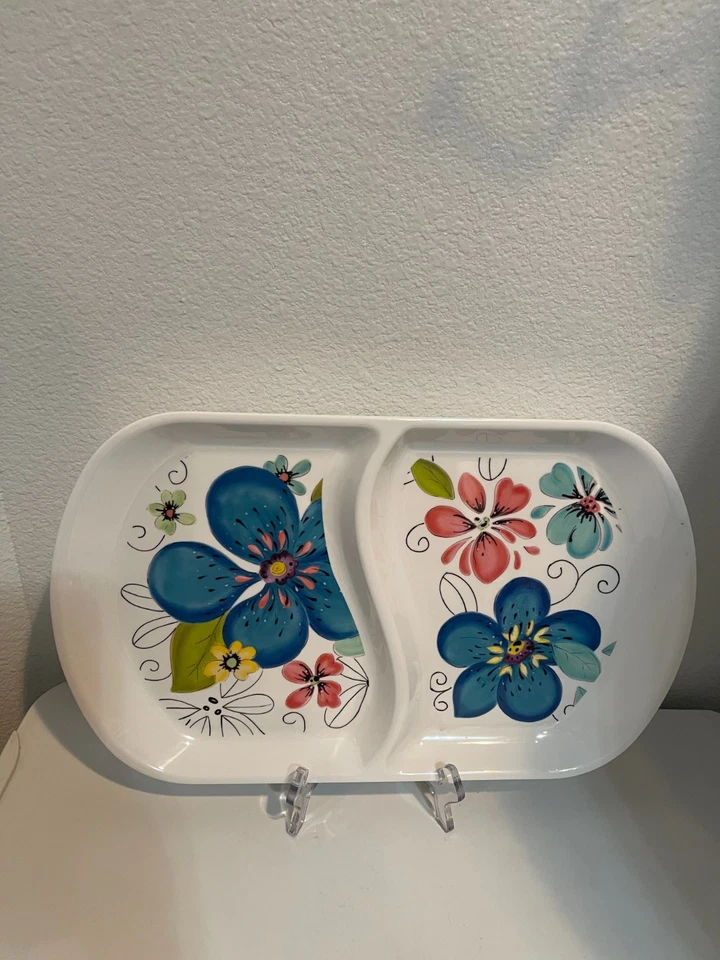 Plato para servir dividido de melamina Laurie Gates Foto 2 de 4