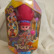 Mattel Trolls Band Together Queen Poppy Fashion Doll & 10+ Accessories NEW 2023