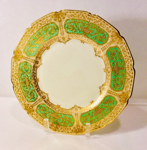 Tiffany & Co New York Plate, Royal Doulton, Made In England. 10”, Green & Gold. - Picture 2 of 7