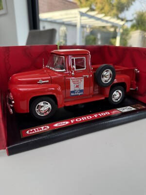 1956 Vintage 1/18 Ford F100 Pick Up - Mobil Gas - Flat Head V8 Die Cast Model