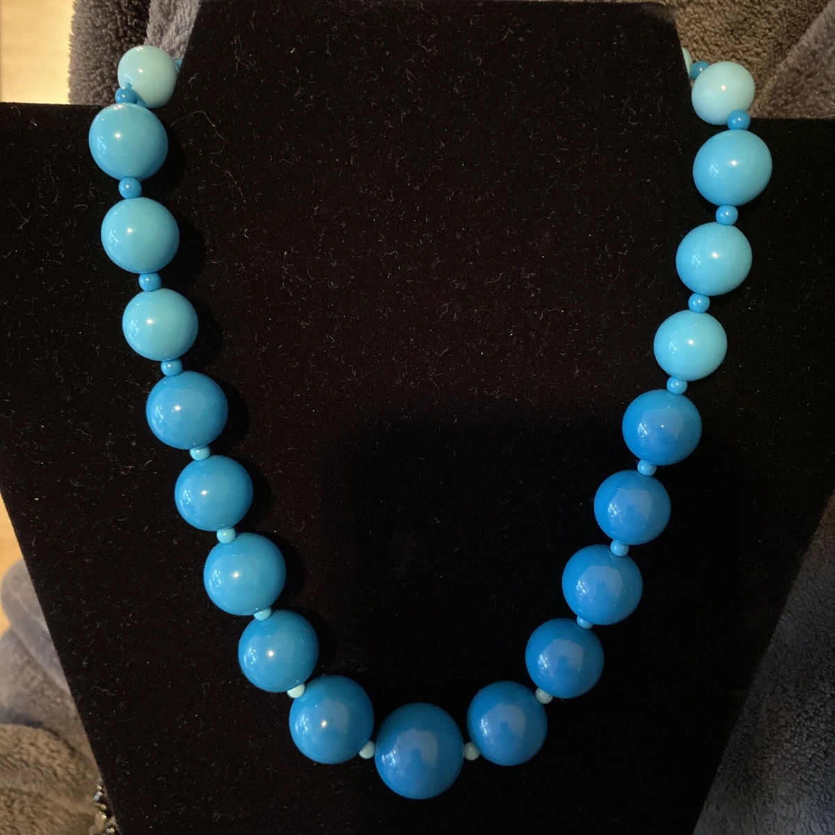Light blue bead necklace deals