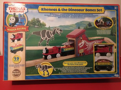 thomas train dinosaur set