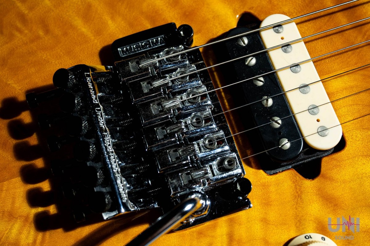 ノーブランド　MUSIC MAN EVH風　ギター Music Man Edward Van Halen Purple, 1993 | archive.12fret.com