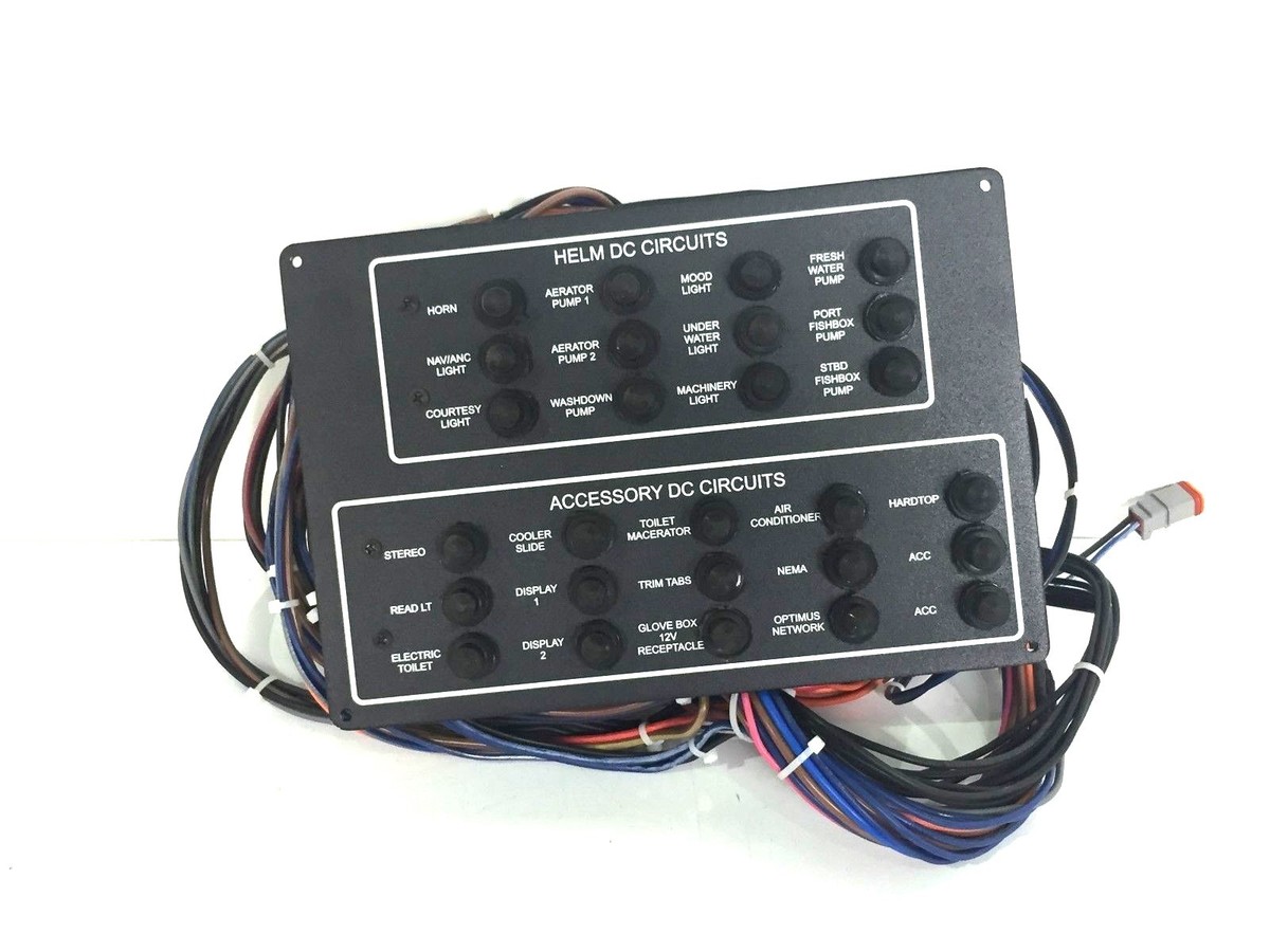 Sea Fox Helm and Accessory DC Circuit Switch Panel 9 15/16