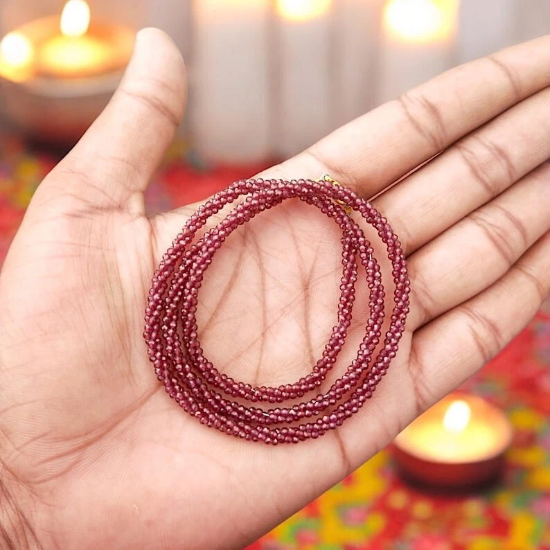 A++ Multi Strang Gedreht Rot Granat Facettiert Rund Edelstein Perlen Halskett... - Bild 4 von 4