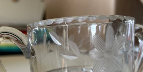 EAPG Greentown? Clear Etched Pattern Two Handled Spooner Flowers - Gorgeous - Picture 10 of 12