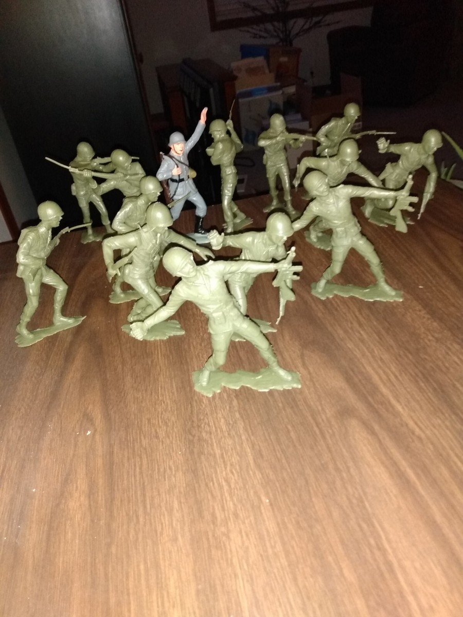 Toy Soldier Green Army Men 1960's WW2 Soldier, Infantryman Grenade