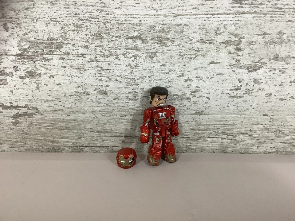 Lote de seis MiniMates y armas Ironman, Spider-Man, Tortugas Ninja, Deadpool Foto 4 de 4