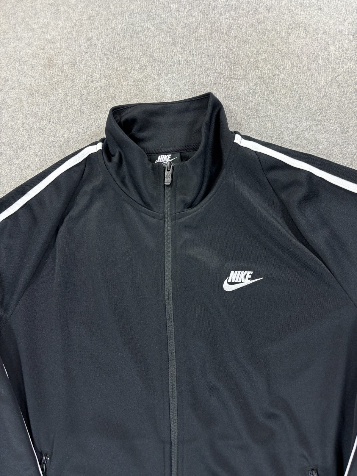 SACAI X NIKE Nike Giacca da Pista Atletica con Logo Cucito Swoosh (Large Uomo) Nero