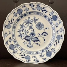Meissen Blue Onion Pattern Dinner Plate 9 1/2” Germany
