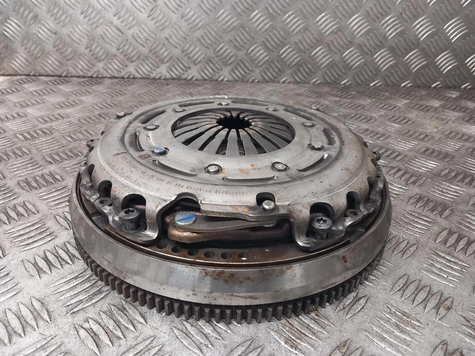 Peugeot 208 Mk1 Flywheel 6 Speed Manual 1.2L Petrol 9848930180 2019 - Image 2 of 4