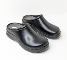 Klogs Dusty Slip Resistant Clogs Black Women's 7 Wide