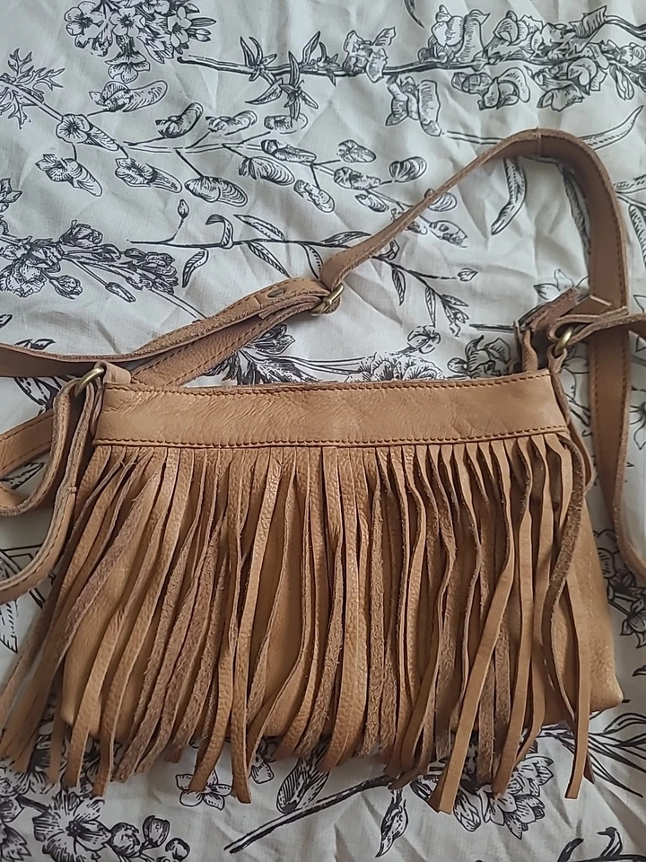 Bolso Bandolera Cut n Paste Cuero Flecos TAN Monedero Cremallera Superior Pequeño AJUSTABLE  Foto 3 de 4