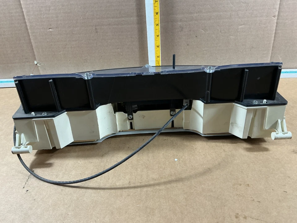 Cuadro de instrumentos velocímetro Chevrolet Lumina 1997-1999 202 k millas 16152864 Foto 3 de 4