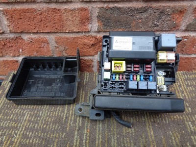 04 05 06 CHRYSLER SEBRING ENGINE FUSE BOX RELAY JUNCTION ... 05 chrysler fuse box 