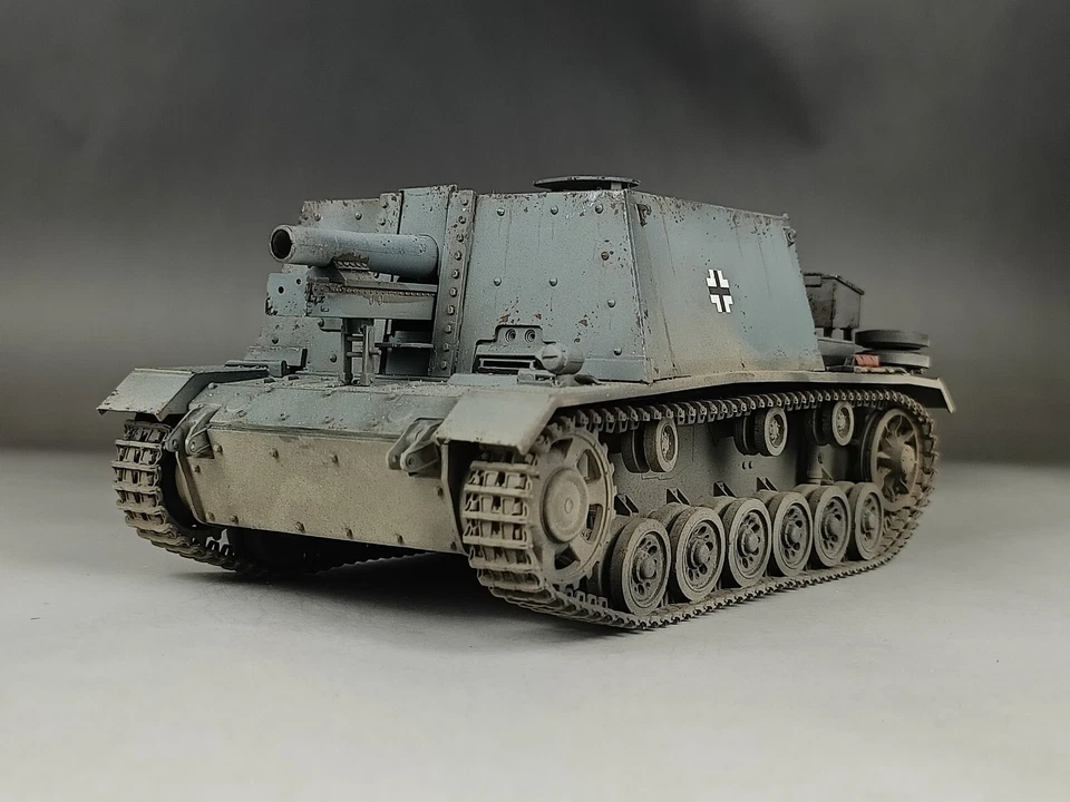 1/35 Built WWII German Sturmpanzer III 15cm sIG 33 Assault Gun Model - Image 2 of 4