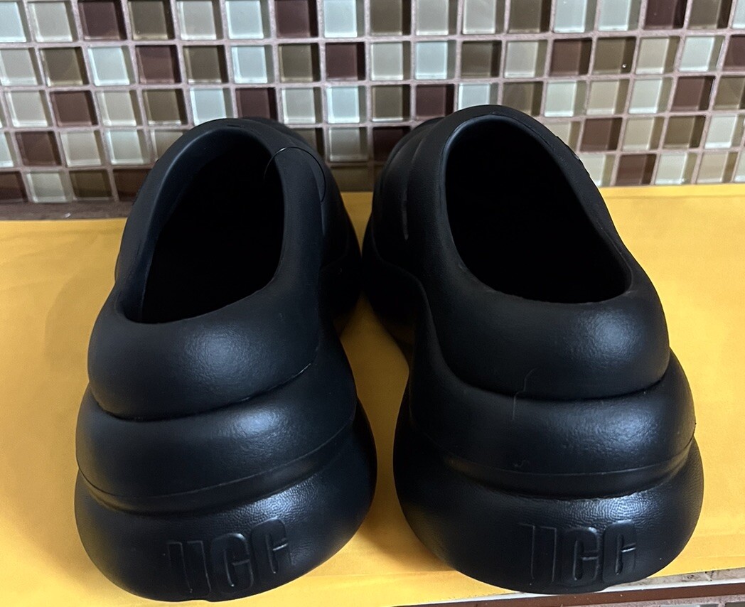 靴 UGG W SPORT YEAH CLOG BLACK Amazon.com | UGG Women's Sport Yeah Clog, Black, 12 | Mules