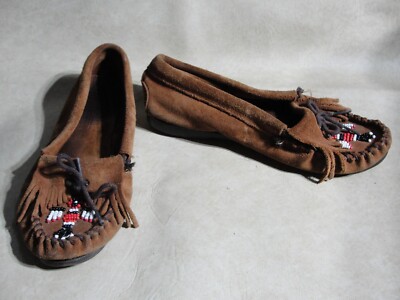 Minnetonka Womens Thunderbird, brown Leather Slip On