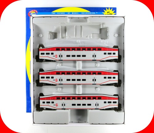 Escala HO ***CALTRAIN*** Juego de pasajeros Bombardier #113, 219, 227 -- ATHEARN 25990