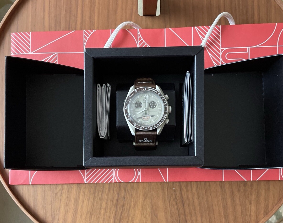 Swatch x Omega Bioceramic Moonswatch Mission To Saturn Swatch x Omega Bioceramic Moonswatch Mission To Saturn