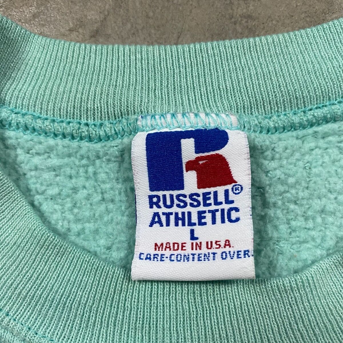 90s VTG RUSSELL ATHLETIC L Sweatshirt Made USA Sea Foam 90s VTG RUSSELL ATHLETIC L Sweatshirt Made USA Sea Foam