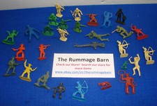 vintage ARMY INDIAN COWBOY TOY SOLDIERS plastic --- old