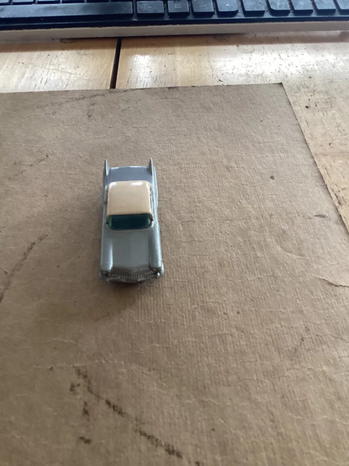 Rare Lesney Matchbox great shape Cadillac Sixty Special.Red Base grey wheels. - Image 3 of 4
