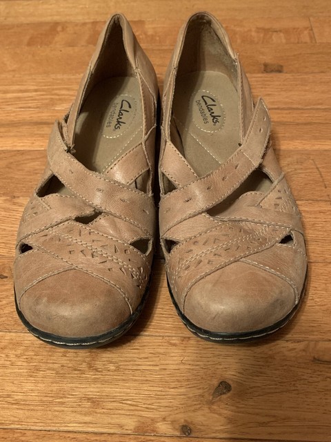 Womenâs Clarks Mary Jane Bendables Shoes Slip On Size 8M Leather Beige | eBay