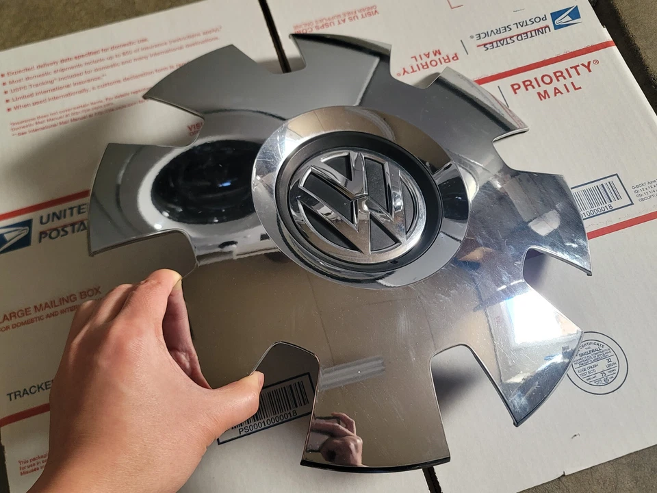 Genuine OEM 2012-2019 VW Volkswagen Beetle Chrome center cap P/N 5C0601149CQZQ - Изображение 2 из 4