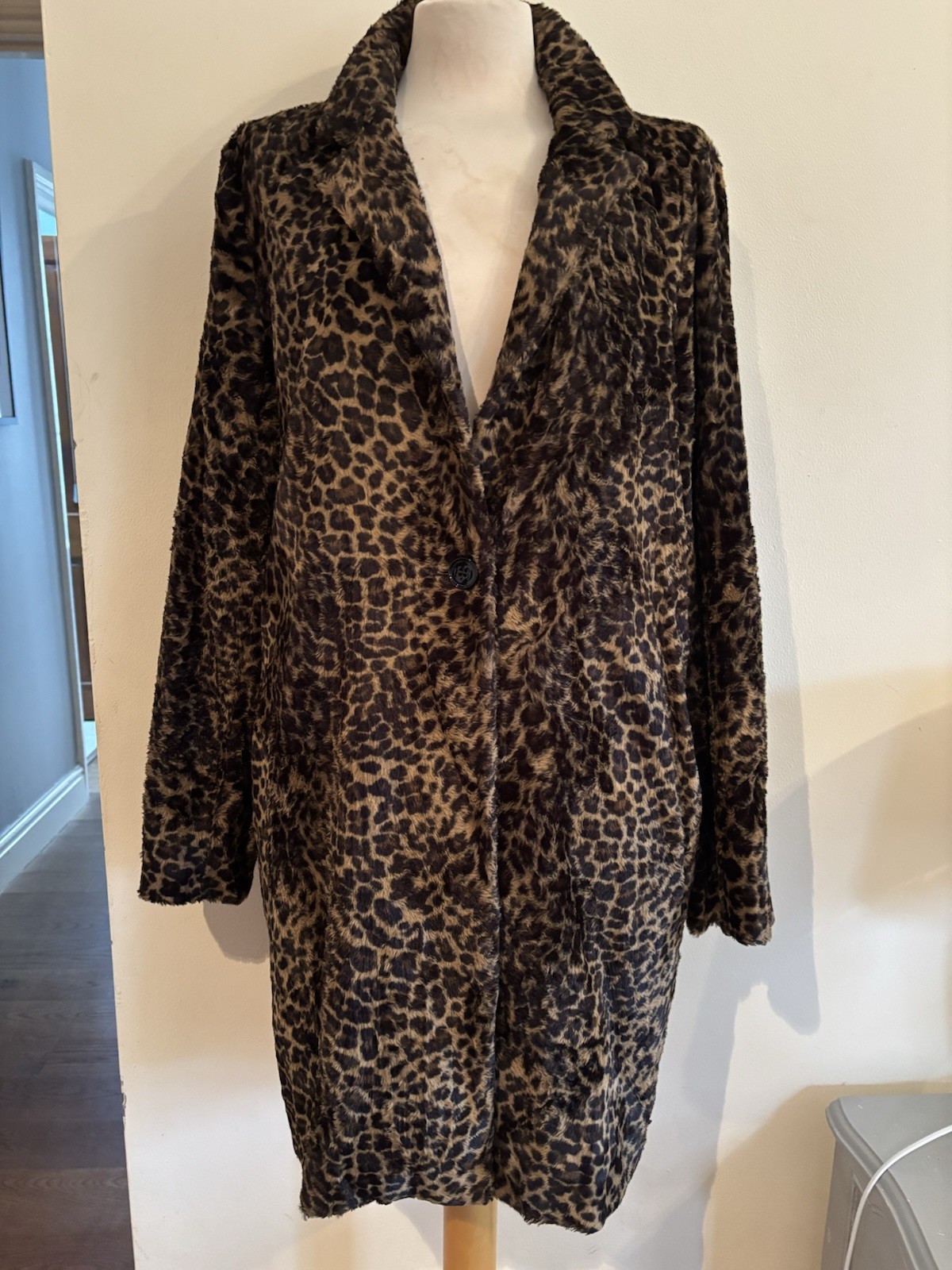 Marella Max Mara Women's Velvet Faux Fur Leopard Print Coat Size 16. Immaculate