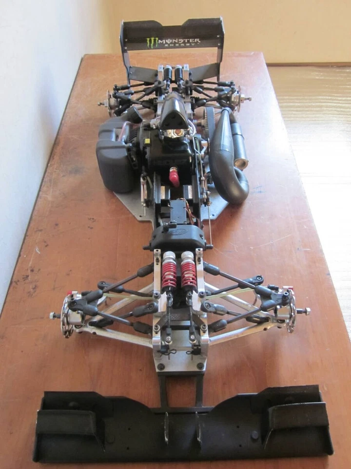 FG 1/5 Scale F1 Gas RC Car Kit w/ 2 Bodies Unused Zenoah 260 Engine Extras Rare - Image 4 of 4