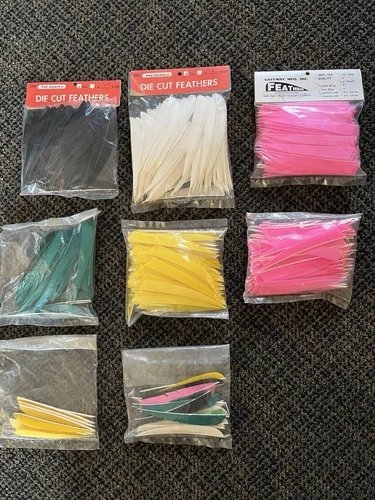 Lot of Archery Feathers – Bulk Bundle
