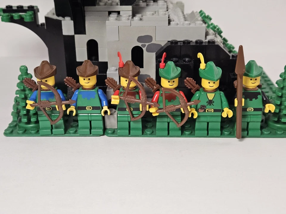 LEGO Castle: Camouflaged Outpost (6066) Vintage 1987, Near Complete, Very Nice!! - Image 2 of 4