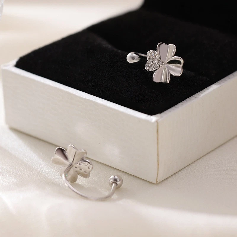 Gancho de oreja de trébol de cuatro hojas para mujer Pendientes Hebilla de tornillo Oreja Hueso Uña Cobre Foto 2 de 4