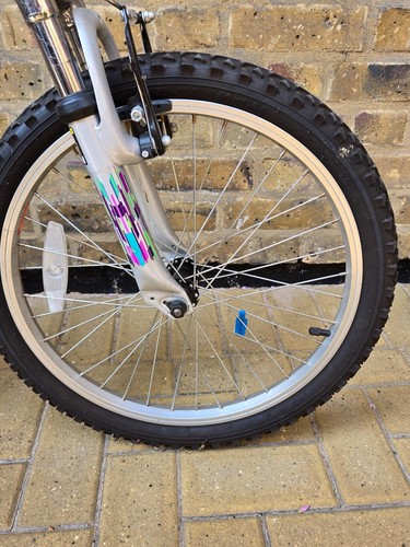 CHILDS BIKE APPOLLO ZEST SHIMMANO EQUIPPED - Picture 5 of 5