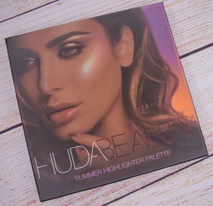 huda summer highlighter palette