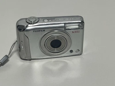 Fujifilm Finepix A610 (6.3 MP) Digitalkamera - Bild 1 von 4