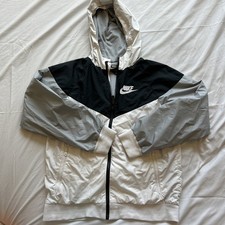 Nike Boys Windbreaker Jacket. Size Large. White/Black/Gray