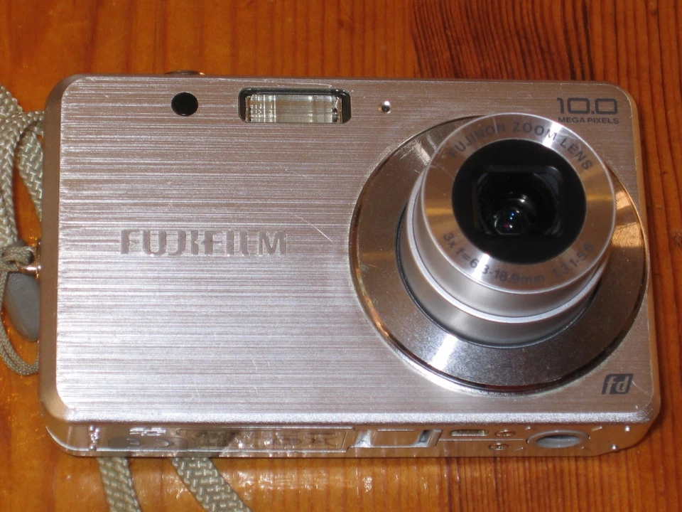 Fujifilm Digital Camera FinePix J20 10.0MP Silver Tested +cables adapter - Image 4 of 4
